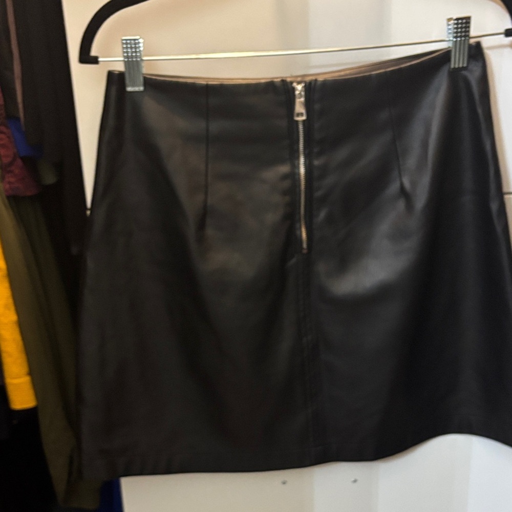 Anthropologie Black Mini Skirt with Front Pockets - Picture 2 of 10